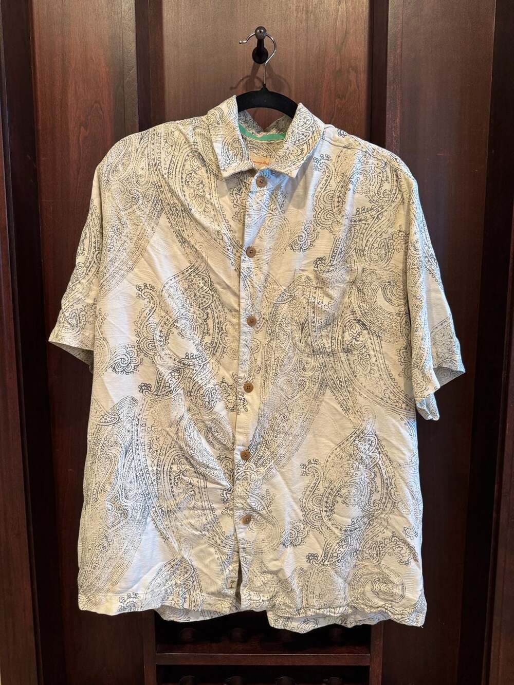 Tommy Bahama Men's Size Large Paisley Print 100% Silk Short Sleeve Shirt